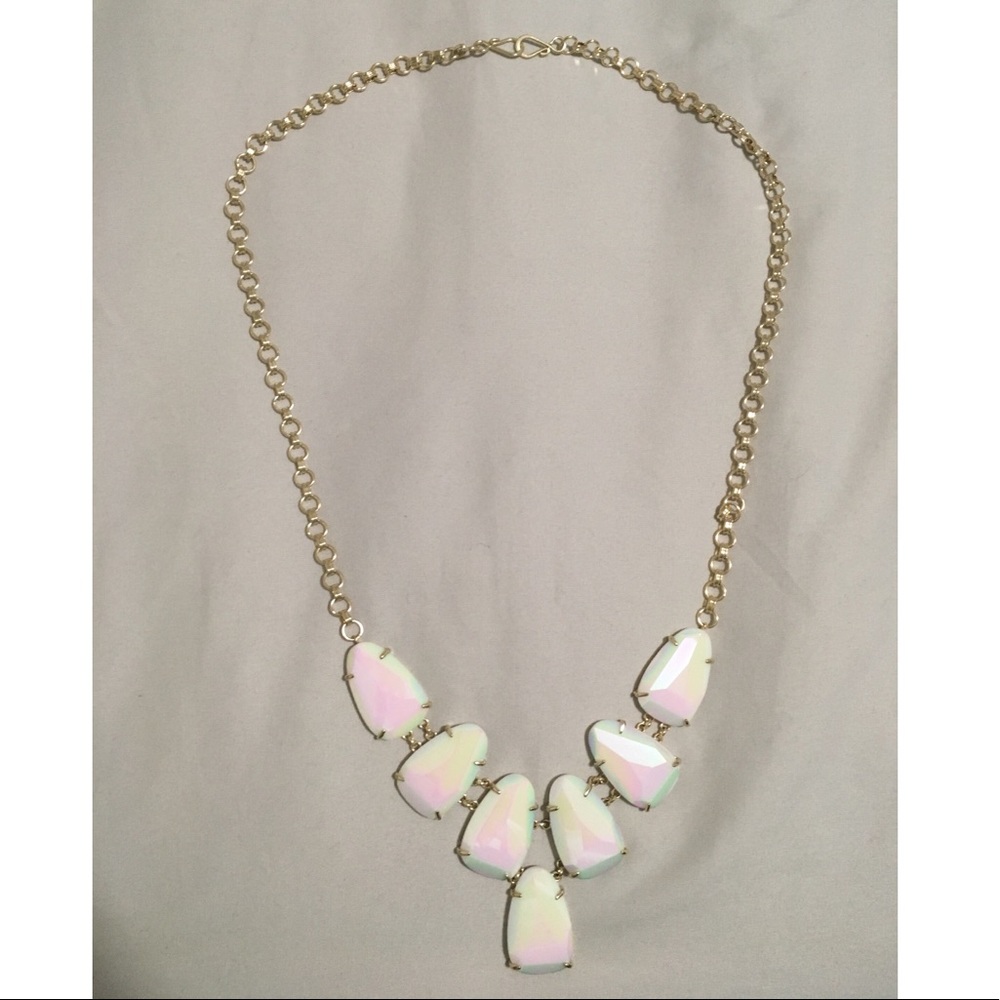 Kendra Scott necklace